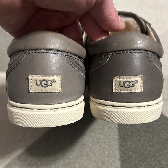UGG Australia Jemma Slip-On Sneakers FADING ON LEFT SHOE Women's Size 8 - Picture 5 of 12